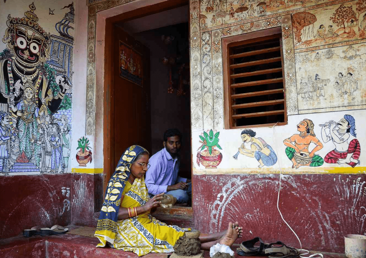 Raghurajpur, Odisha – A Journey Through Pattachitra, Gotipua, and Traditional Arts